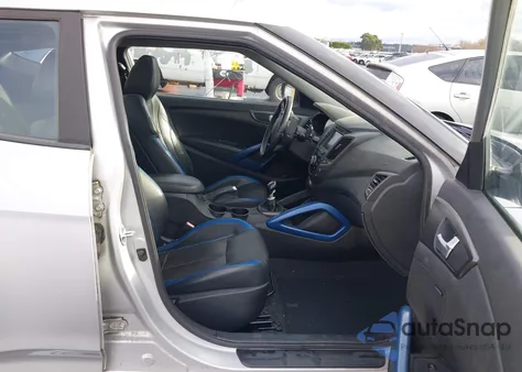 2013 Hyundai Veloster Turbo W/Blue z USA, uszkodzony, nr VIN KMHTC6AE5DU105368